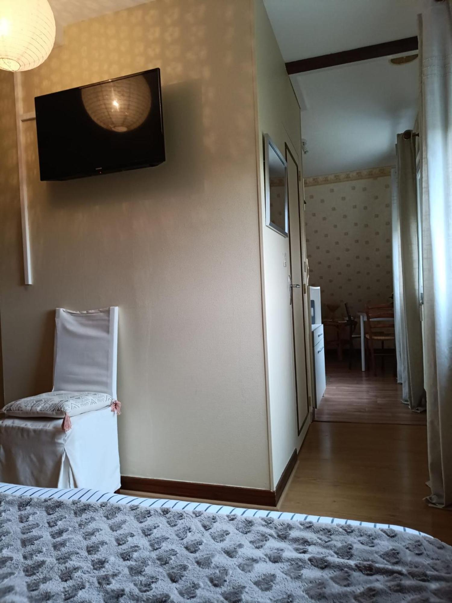 Maison D'Hotes Les Vallees Saint-Quentin-sur-le-Homme Exterior photo